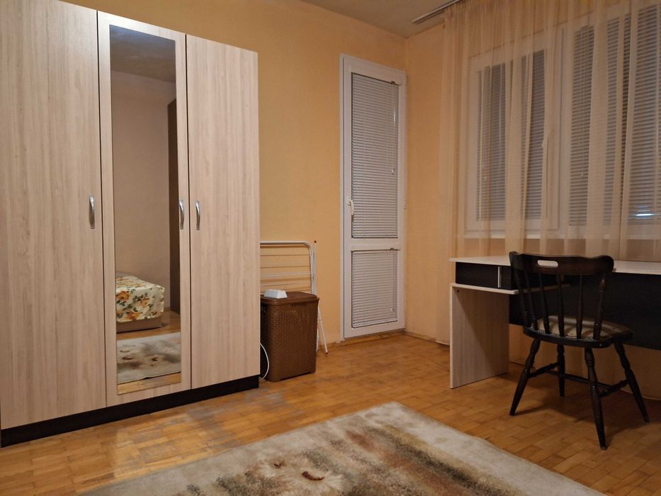 Дава се под наем Тристаен апартамент в София, Стрелбище - 87 кв.м за 204 € - Снимка #1