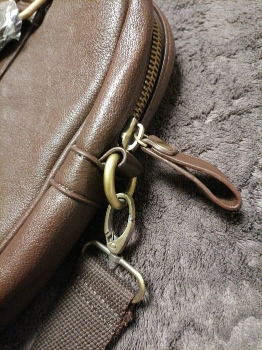 Кожена чанта за лаптоп