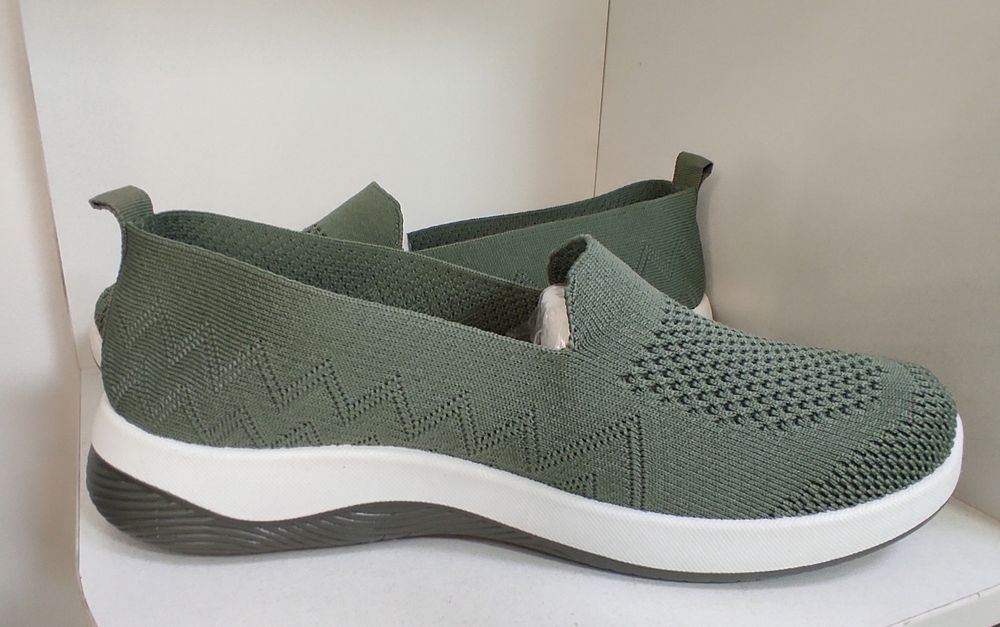 Продам мокасины (новые)