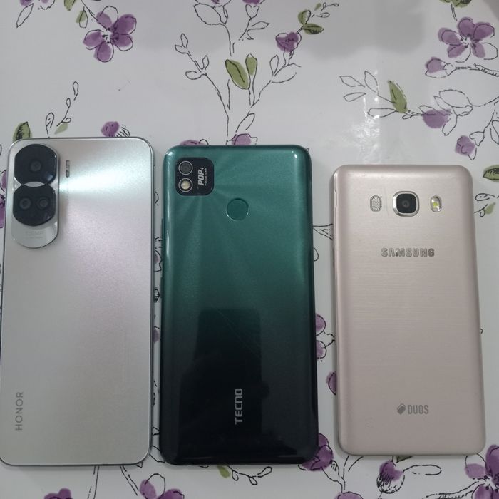 Honor 90 lite 8/256 и техно Самсунг