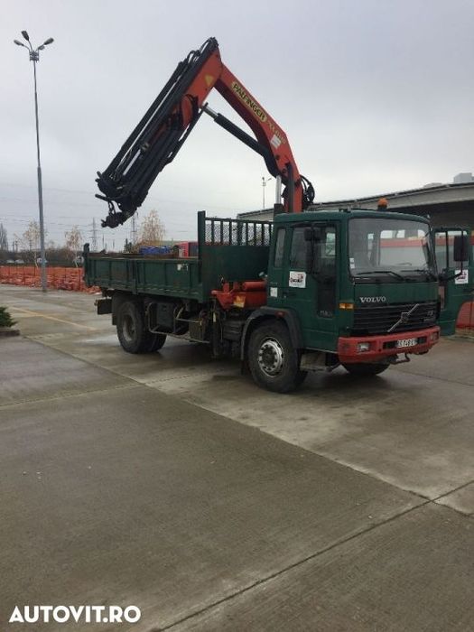 Vand camion cu macara