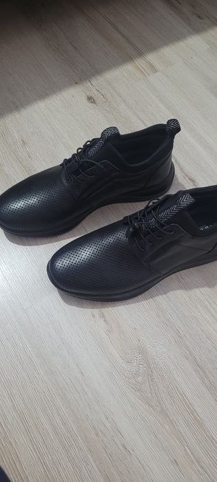 Продам кросовки мужские