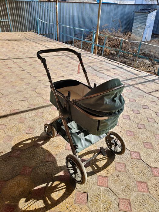 Коляска детская Почти новая