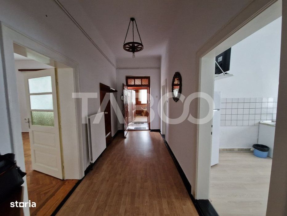 Apartament central 4 camere spatiu comercial garaj si pivnita Sibiu