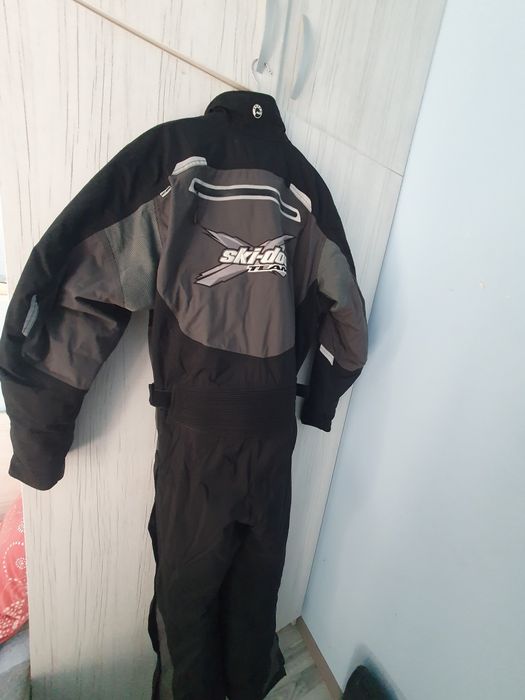 Costume de snowmobile de la ski-doo Team