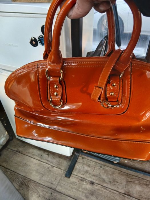 Продам женскую сумочку.