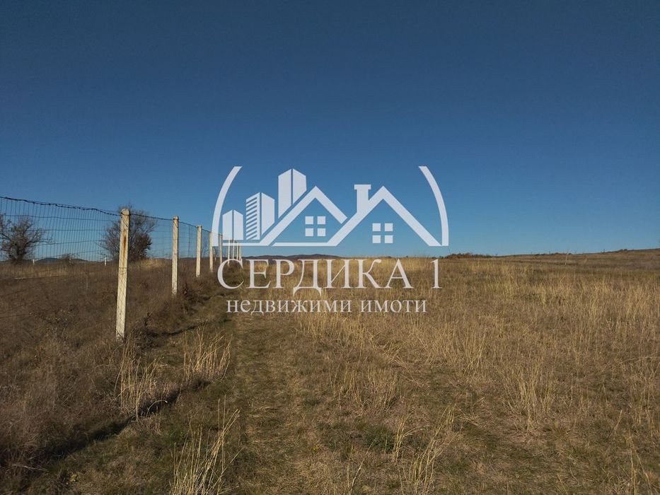 Продава се Парцел в с. Лобош, Област Перник - 51314 кв.м за 6 €/кв.м - Снимка #1