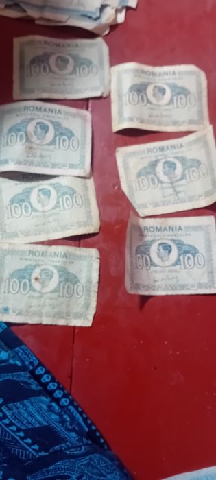 De vânzare bani vechi și timbri