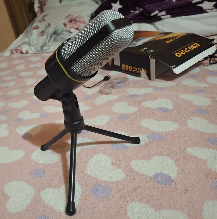 De vânzare microfon special pentru studio