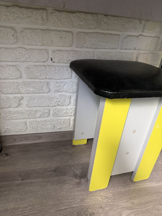 Продам кухонный стол