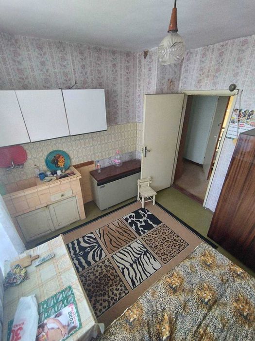 Гарсониера в Търговище до Солигена и парк Роден Кът