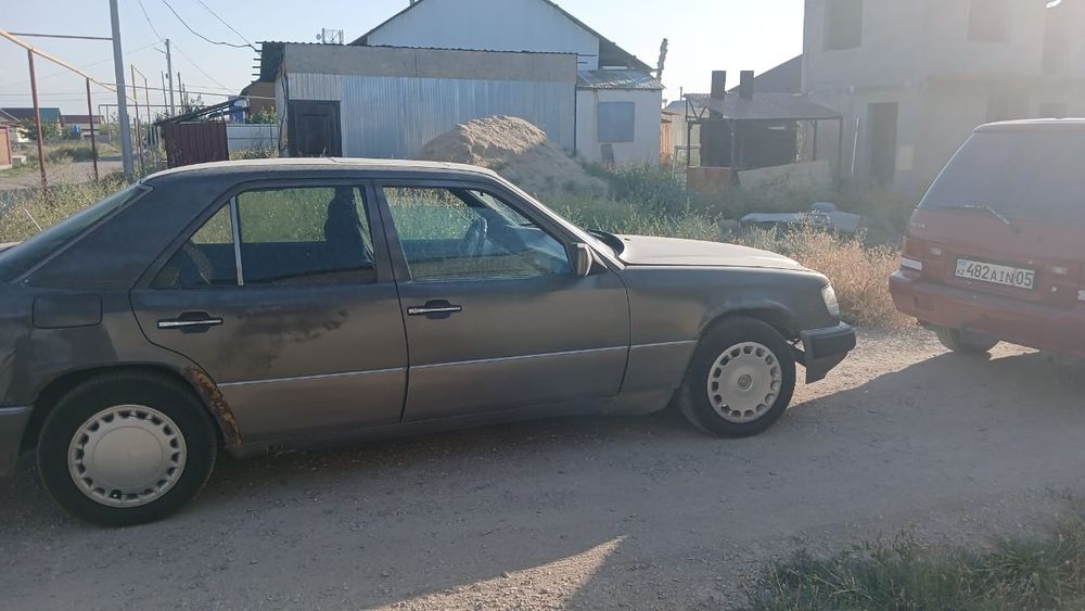 Авто мерседес 124