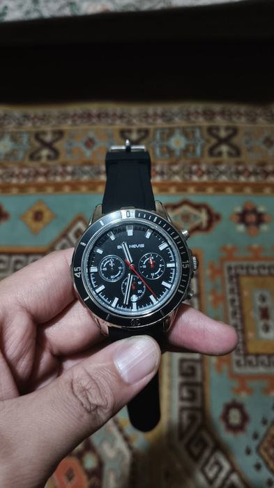 Наручные часы кварцевые