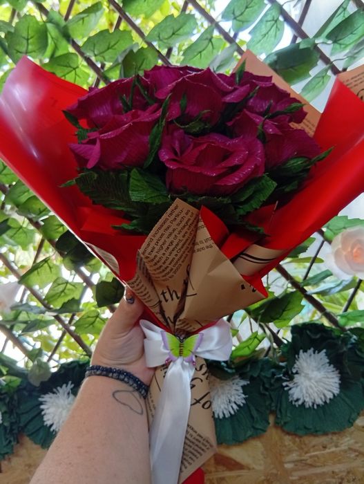 Flori din hârtie floristică,un cadou ce ține mult