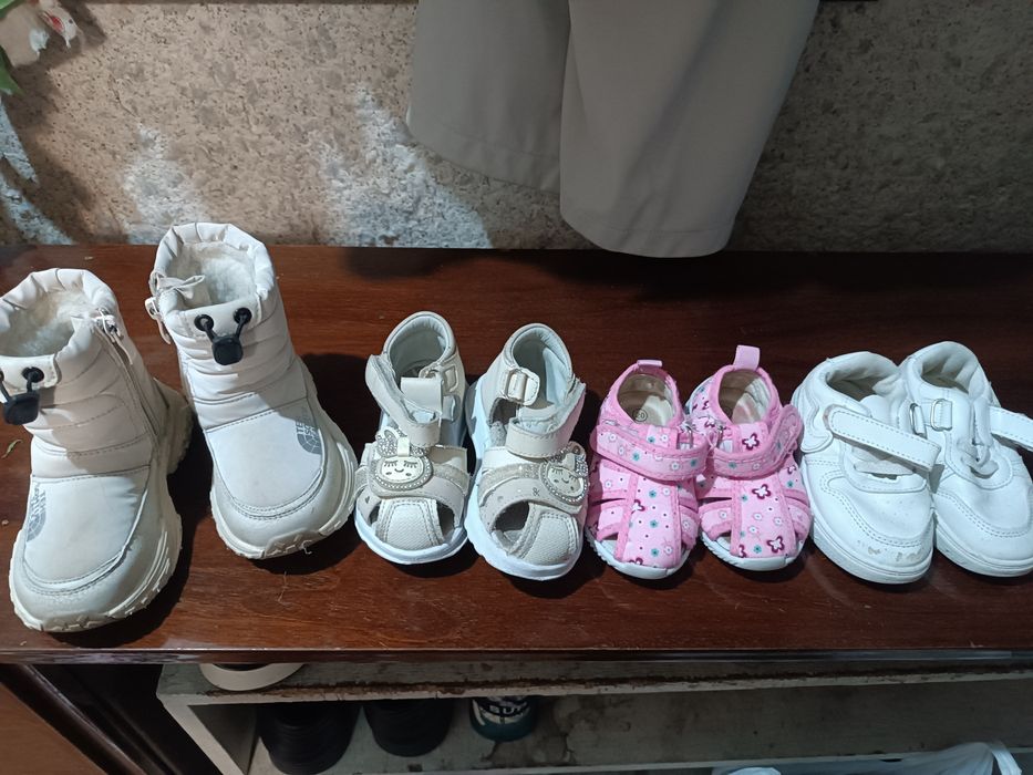 Отдам обувь детская на девочку