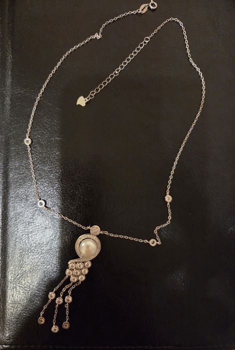 Продается серебряное колье с жемчугом