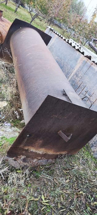 Ёмкост 0.85*3 сотилади