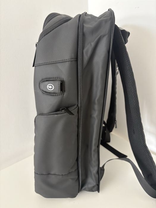 Rucsac profesional GIFTX Centro laptop 17” – extensibil, impermeabil, USB – Nou