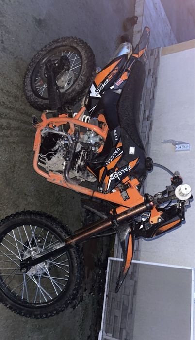 Vand cross KXD 150cc ! mai multe detalii in privat.