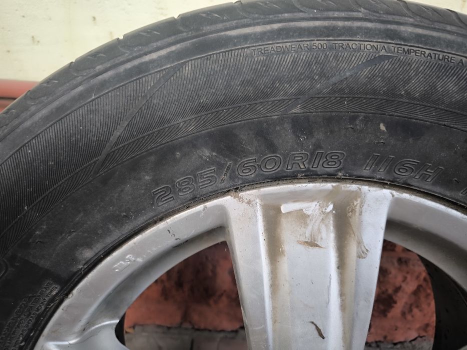 Продам один диск с шиной, 285/60/18