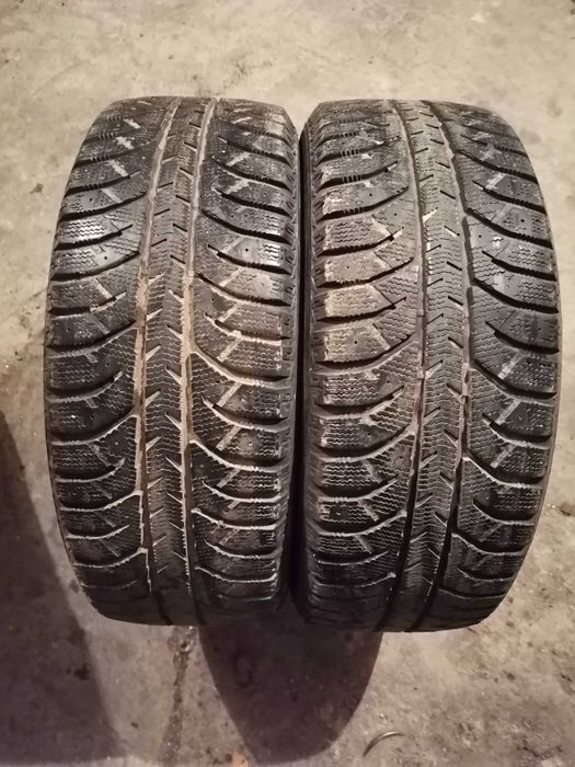 Продавам 2 броя зимни гуми 205.55.16 на 1 сезон дот 2019 Lassa