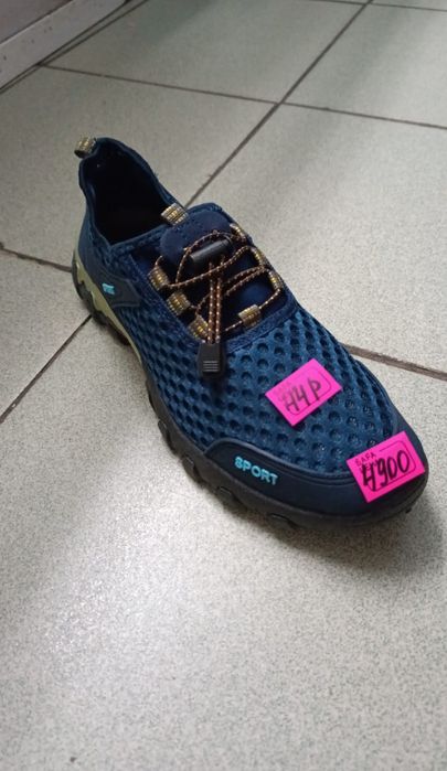 Продам кроссовки