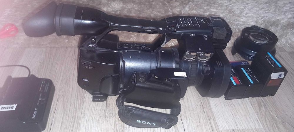 Продавам камерa Sony PMW-EX1 с статив и др.
