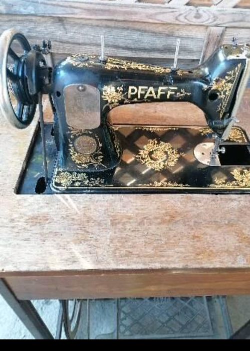 Mașina de cusut Pfaff vintage