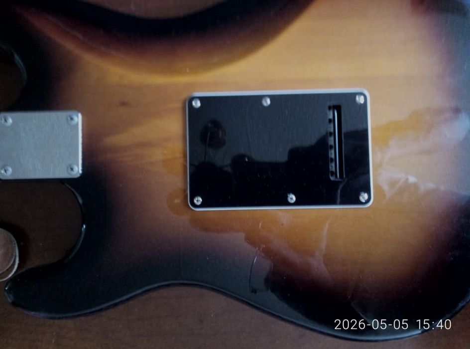 Электрогитара Squier strat