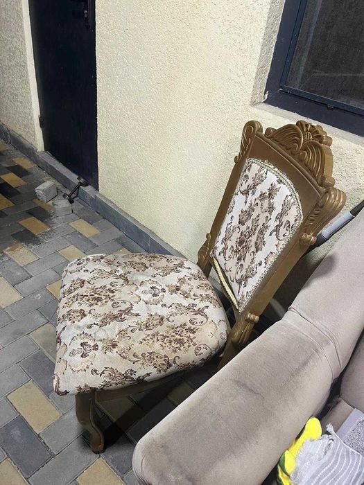Стулья гостинные