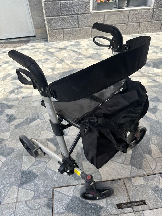 Проходилка (Ролатор)