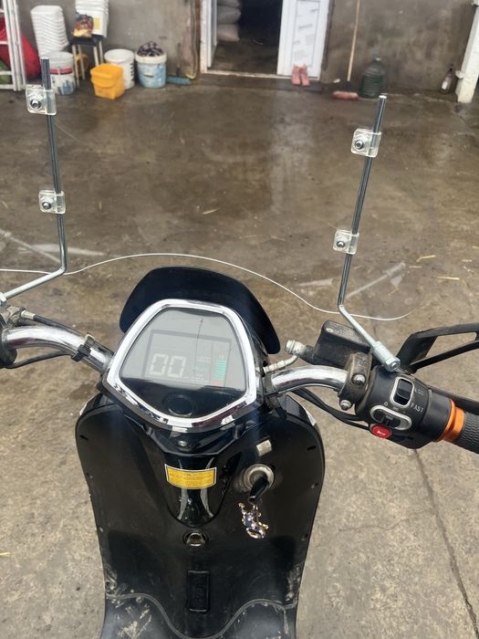 Vând scuter electric
