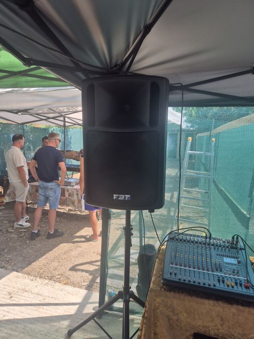 Vând doua boxe Dynacord VL 212 doua bucati originale, doua FBT Max 6A si mixer Dynacord cms 3 si un bass de 12 țoli LD si putere Dynacord 2200 wati