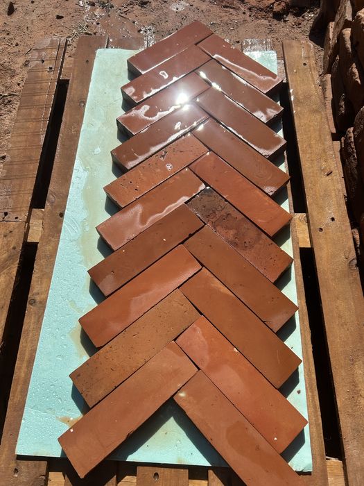 Mijloc de caramida  veche provenita din demolari