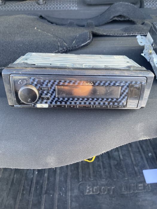 Продам автомагнитолу, цена указано в комментарии