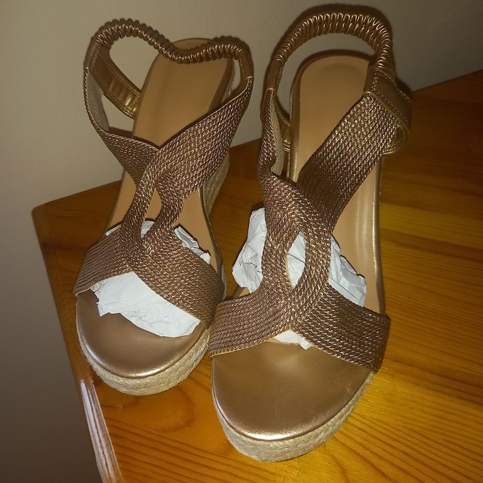 Дамски обувки платформа