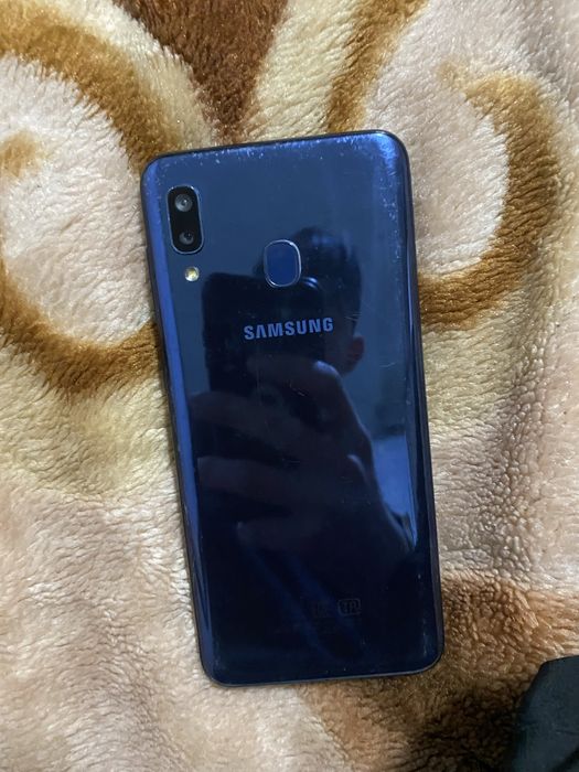 Айфон 11 и самсунг а20