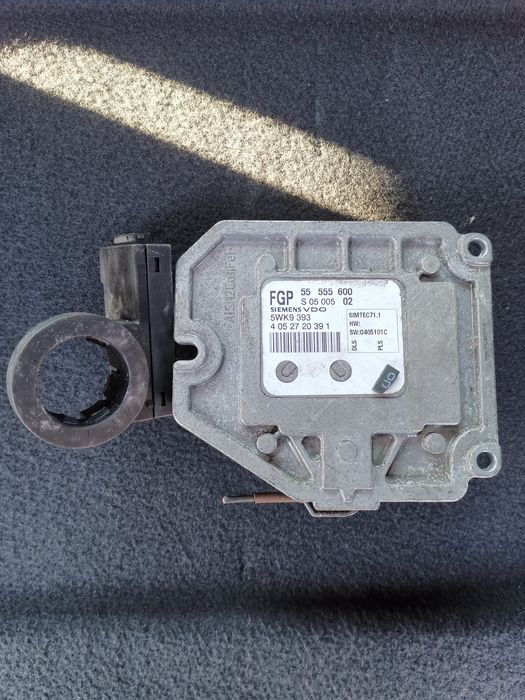Компютърен блок ECU Siemens 5WK9 393 Опел Зафира А, Астра Г Z18XE