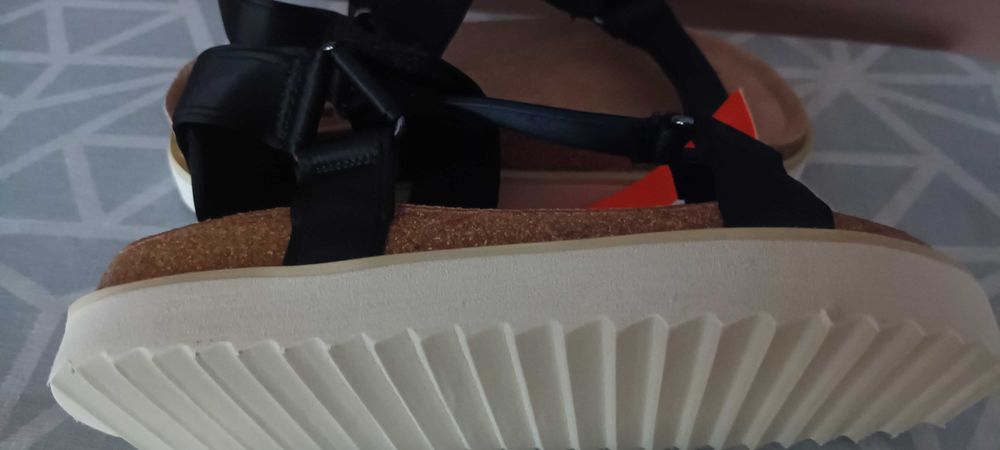 Сандали нови 36 номер