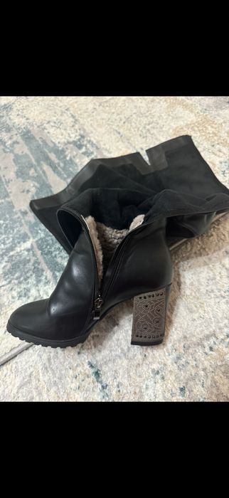 Продам новые зимние сапоги
