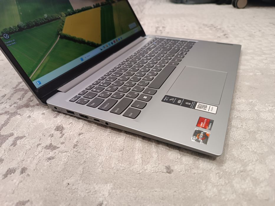 Ноутбук LENOVO Ryzen 3