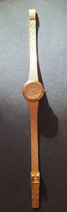 Ceasuri damă diferite modele .