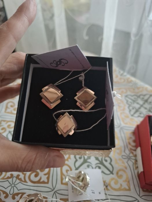 Продам серебрянный набор,с золотыми напаиками,производство Украина