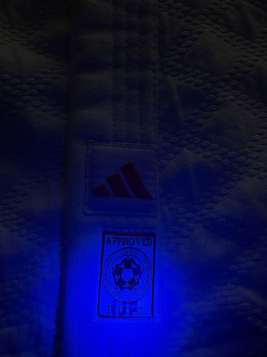Продается Кимано Для дзюдо Adidas Champion 3 red