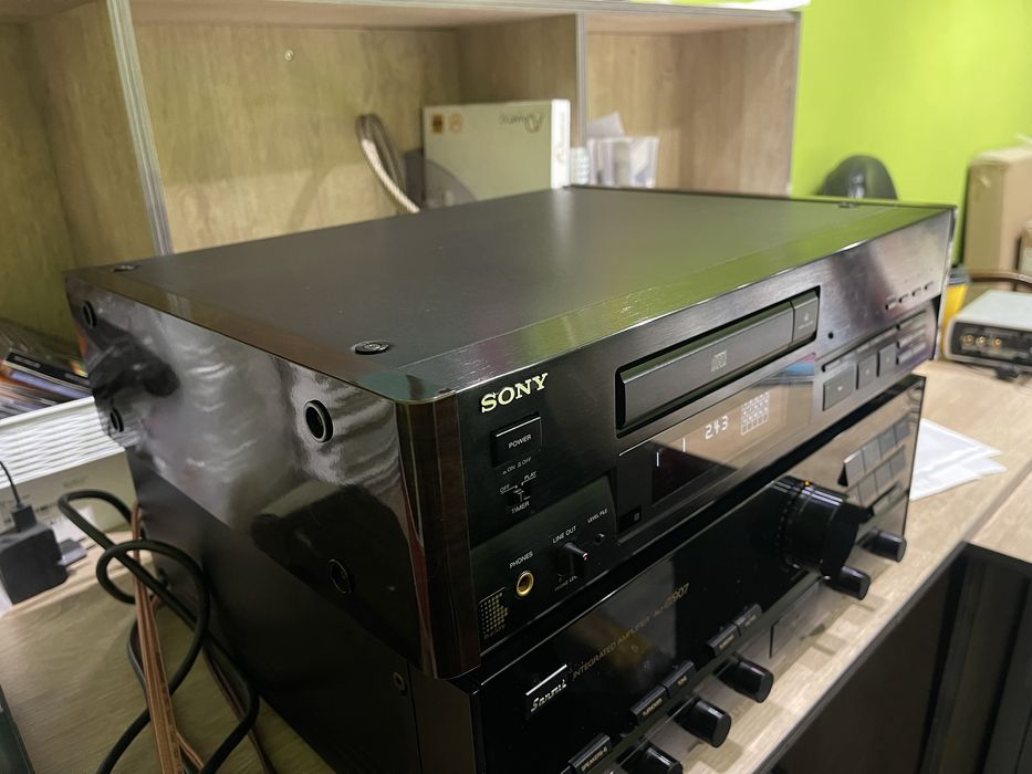 CD проигрыватель SONY CDP 555ESA