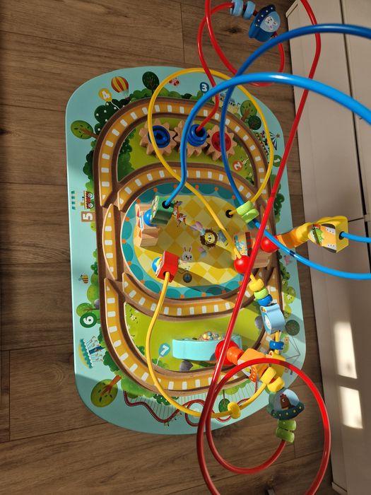 Дървена маса за игра Hape