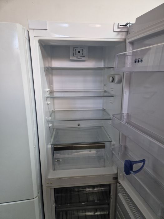 Хладилник с фризер Whirlpool A++ 185см