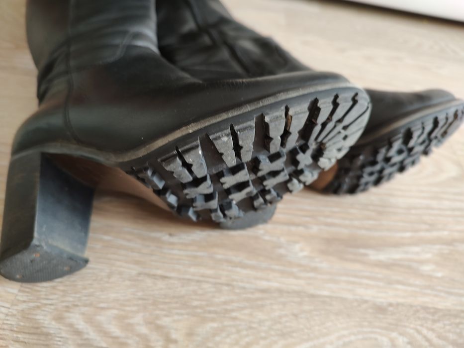 Естествена кожа Ботуши. Топли зимни черни ботуши от естествена кожа