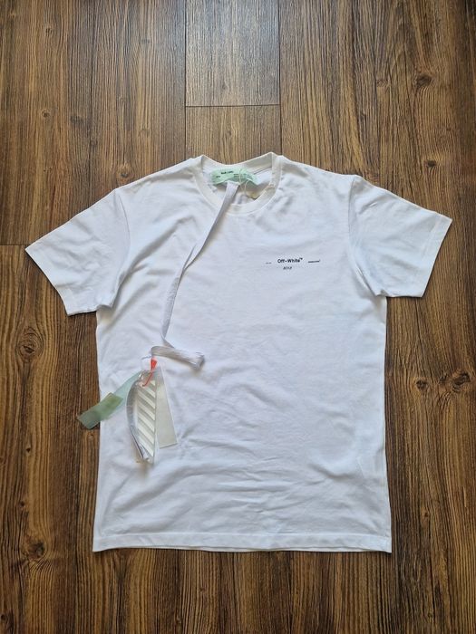 Страхотна мъжка тениска OFF WHITE  размер L / XL,нова
