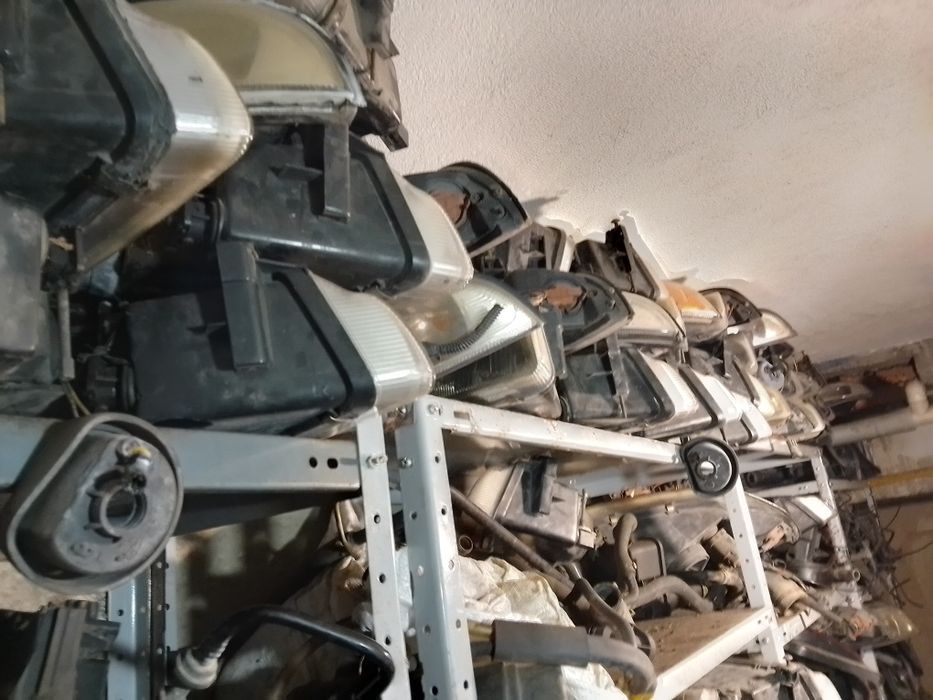 Крайслер Стратус компютри ,бушони,фарове,стопове,огледала